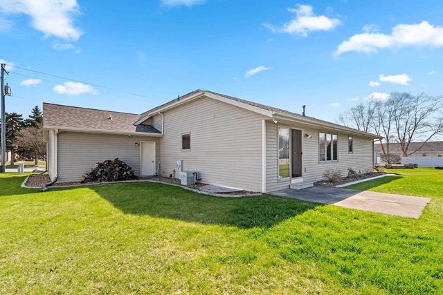 2621 GREENBRIER ROAD, Green Bay, WI 54311