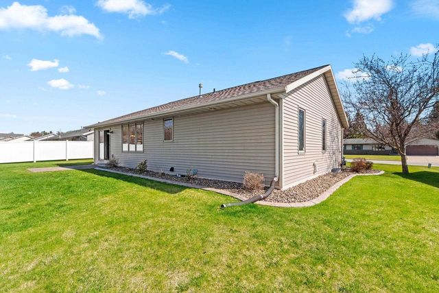 2621 GREENBRIER ROAD, Green Bay, WI 54311