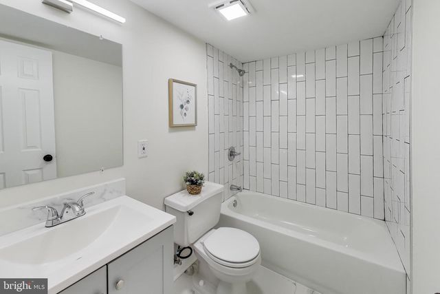 18905 RED OAK LN, Triangle, VA 22172