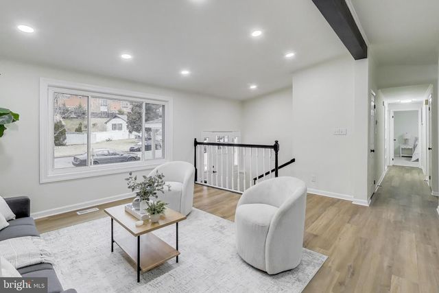 18905 RED OAK LN, Triangle, VA 22172