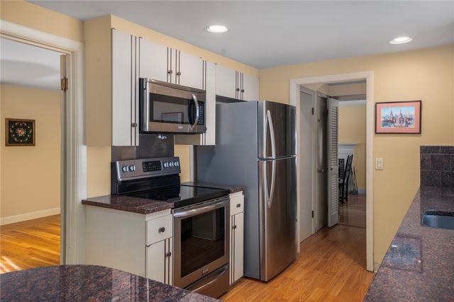 157 Sweetbriar Drive, Cranston, RI 02920