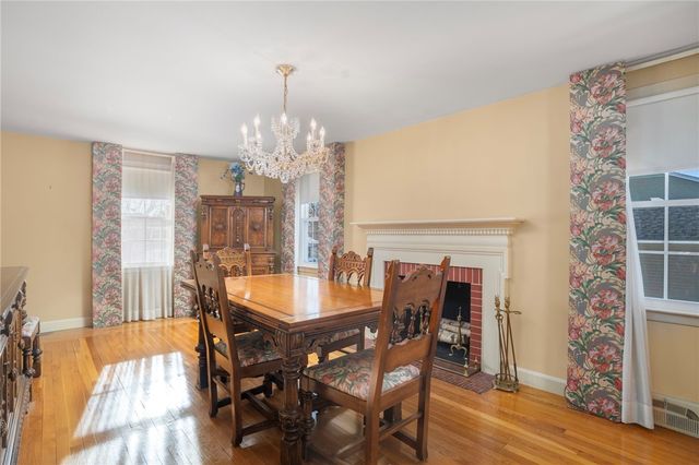 157 Sweetbriar Drive, Cranston, RI 02920