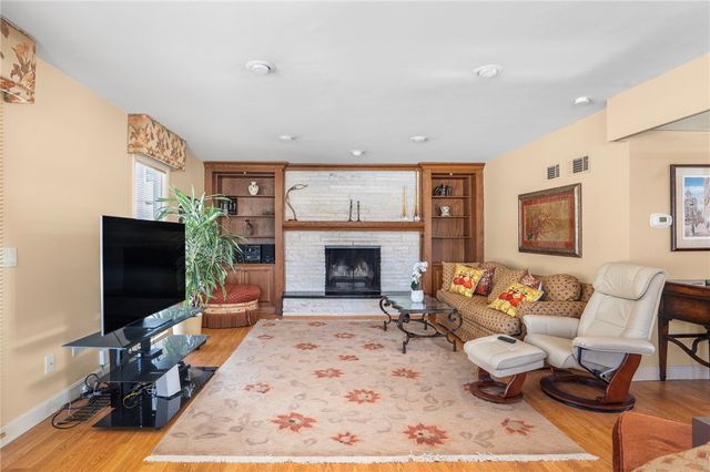 157 Sweetbriar Drive, Cranston, RI 02920