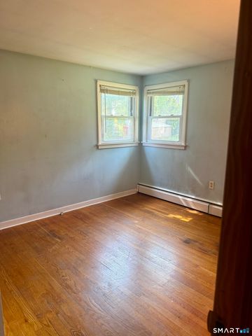 30 Allyn Avenue, Norwich, CT 06360