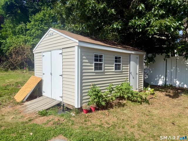 30 Allyn Avenue, Norwich, CT 06360