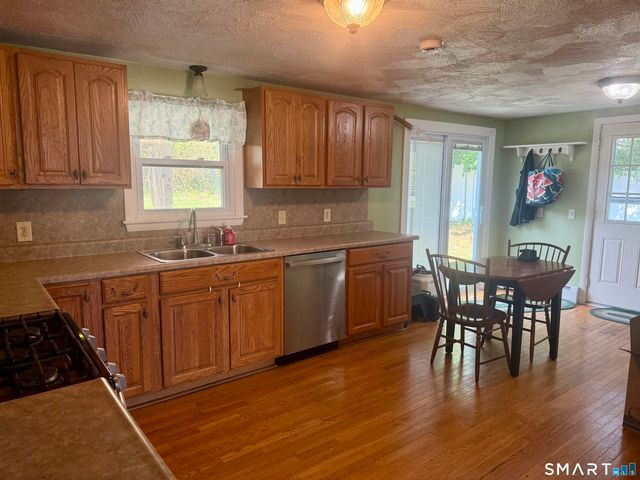 30 Allyn Avenue, Norwich, CT 06360
