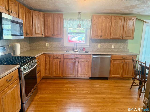 30 Allyn Avenue, Norwich, CT 06360