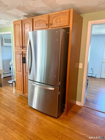 30 Allyn Avenue, Norwich, CT 06360