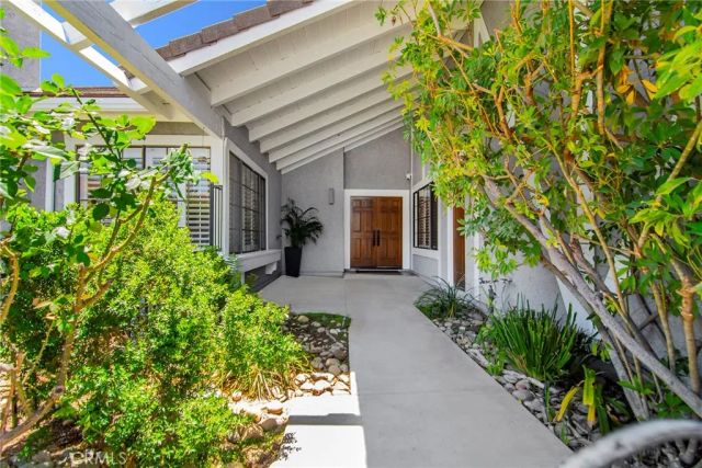 29022 Freshwater, Agoura Hills, CA 91301