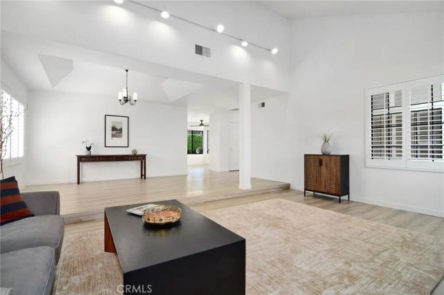 29022 Freshwater, Agoura Hills, CA 91301
