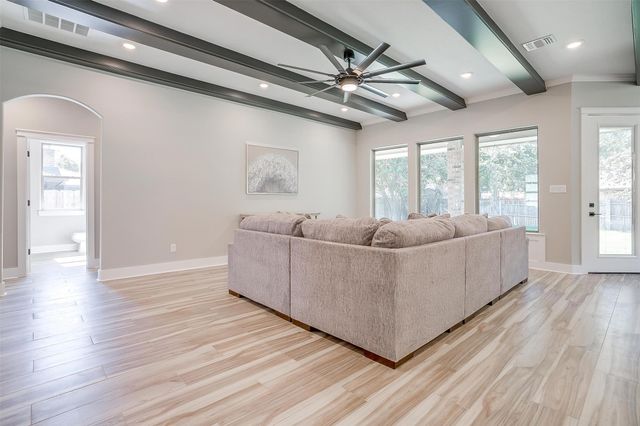 908 Meadowlark Lane, Granbury, TX 76048