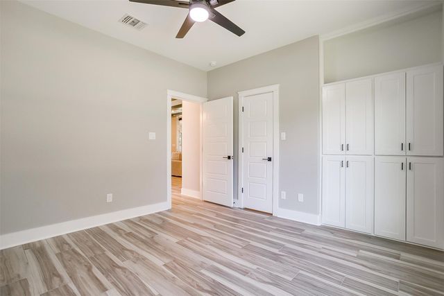 908 Meadowlark Lane, Granbury, TX 76048