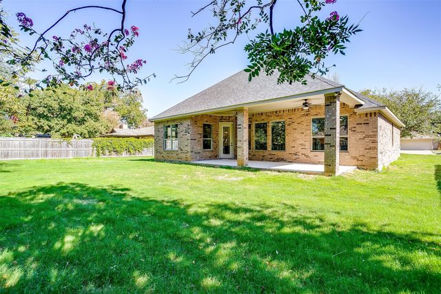 908 Meadowlark Lane, Granbury, TX 76048