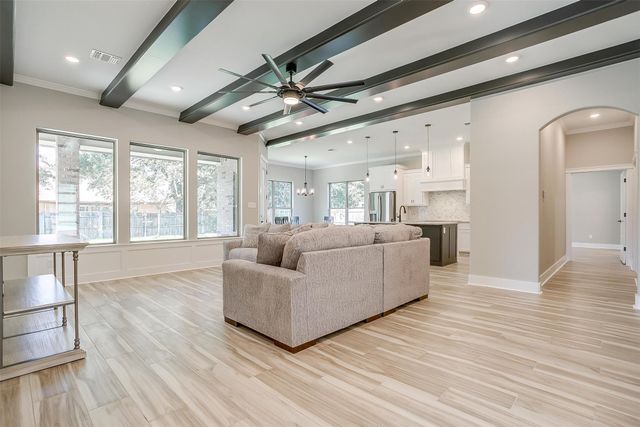 908 Meadowlark Lane, Granbury, TX 76048