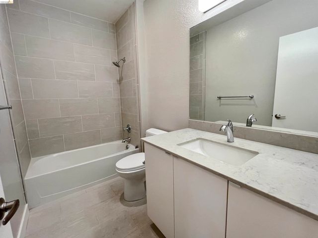 197 Schooner Ct, Richmond, CA 94804