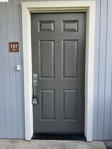 197 Schooner Ct, Richmond, CA 94804