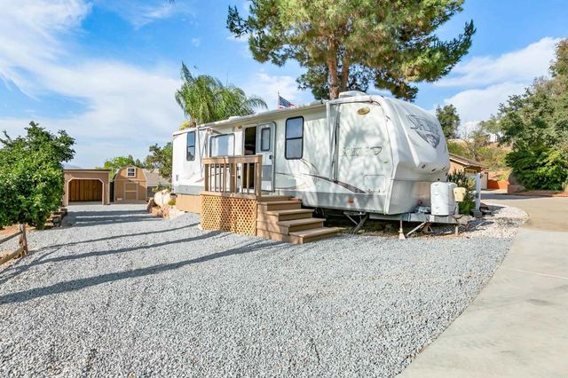 2033 Lilac Lane, Alpine, CA 91901
