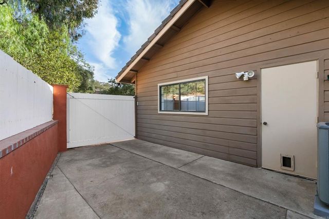 2033 Lilac Lane, Alpine, CA 91901