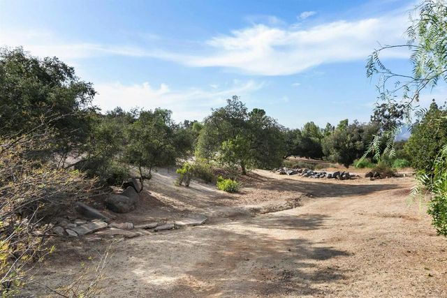 2033 Lilac Lane, Alpine, CA 91901