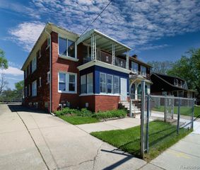390 Ashland Street, Detroit, MI 48215