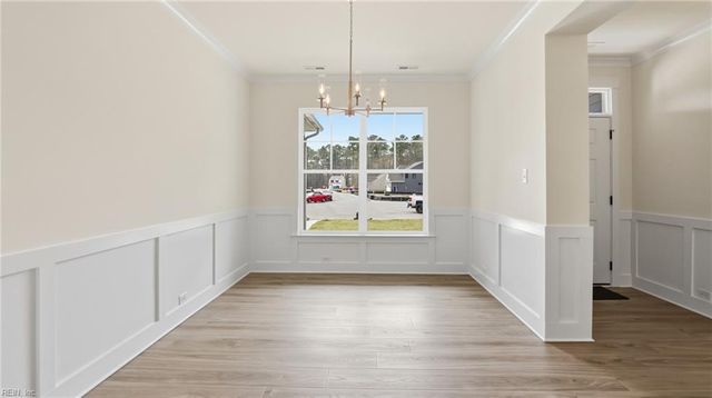 2049 Swiss LN, Hayes, VA 23072