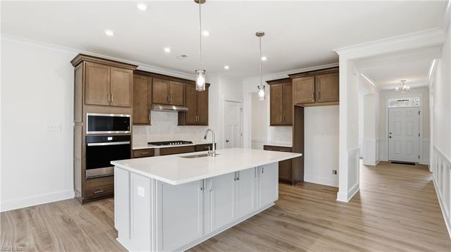 2049 Swiss LN, Hayes, VA 23072