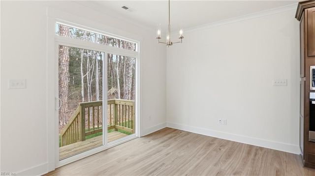 2049 Swiss LN, Hayes, VA 23072
