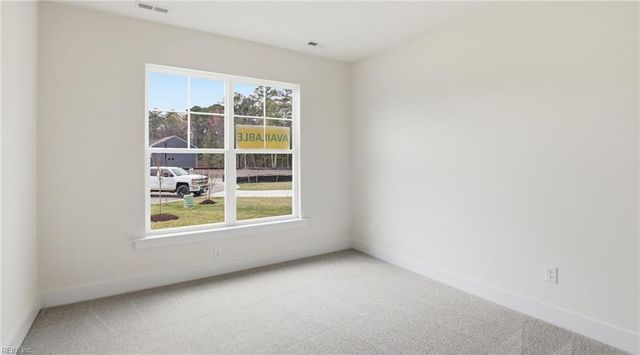 2049 Swiss LN, Hayes, VA 23072