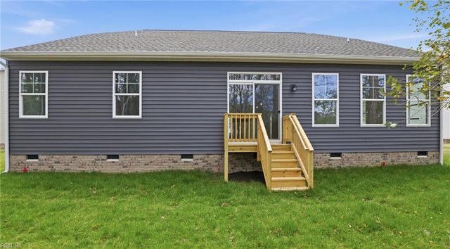 2049 Swiss LN, Hayes, VA 23072