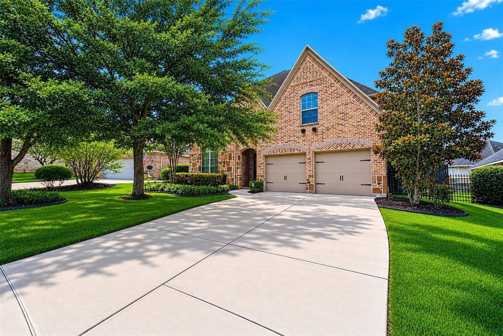 63 Vershire Circle, The Woodlands, TX 77354