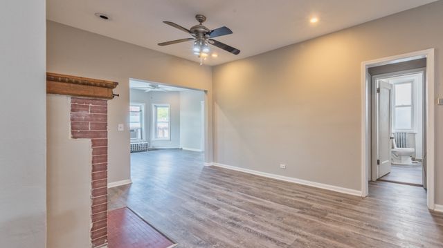 1327 E 52nd Street 302, Chicago, IL 60615