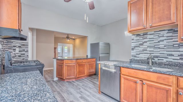 1327 E 52nd Street 302, Chicago, IL 60615