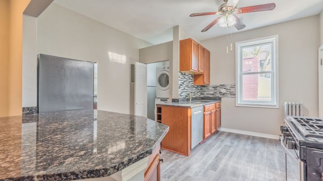 1327 E 52nd Street 302, Chicago, IL 60615