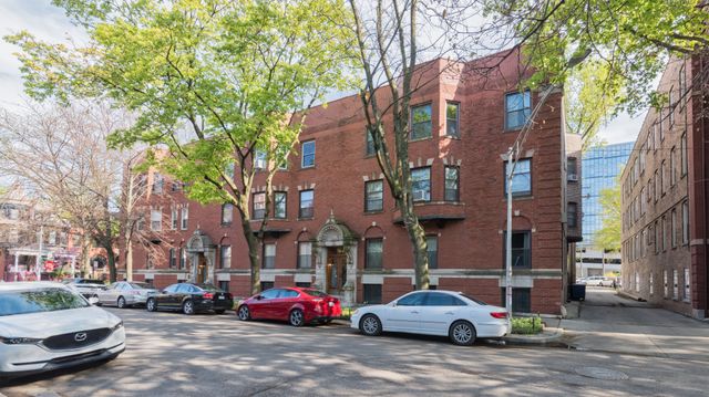 1327 E 52nd Street 302, Chicago, IL 60615