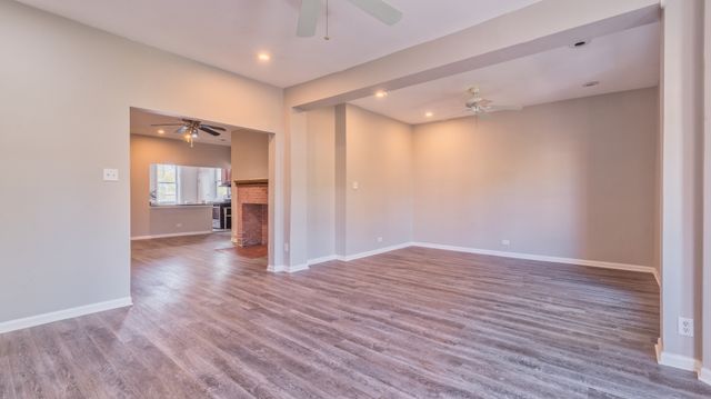 1327 E 52nd Street 302, Chicago, IL 60615