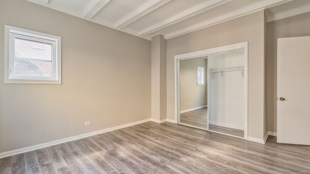1327 E 52nd Street 302, Chicago, IL 60615