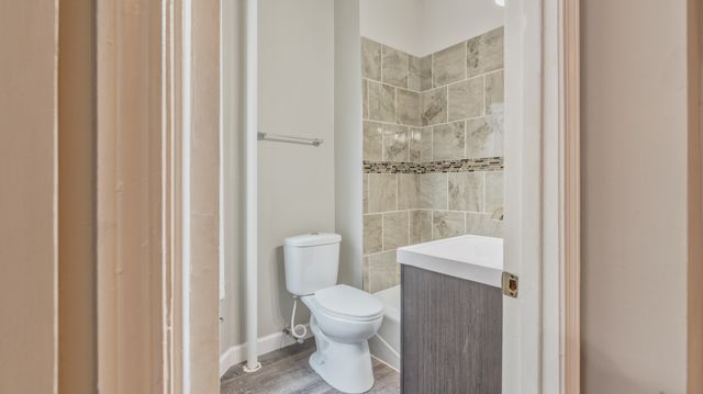 1327 E 52nd Street 302, Chicago, IL 60615