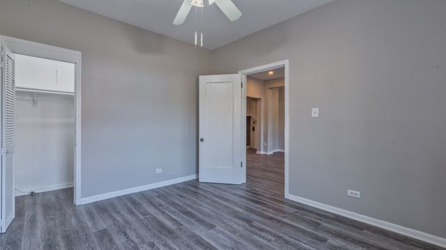 1327 E 52nd Street 302, Chicago, IL 60615