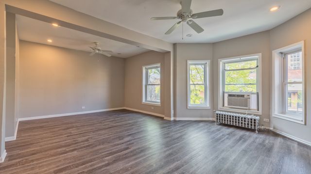 1327 E 52nd Street 302, Chicago, IL 60615