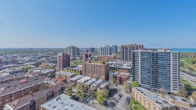 1327 E 52nd Street 302, Chicago, IL 60615