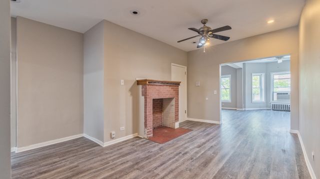 1327 E 52nd Street 302, Chicago, IL 60615