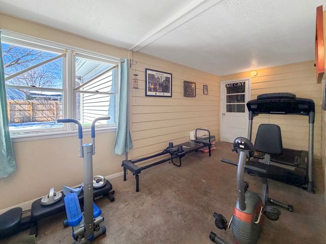 1427 Mark Drive, Freeport, IL 61032