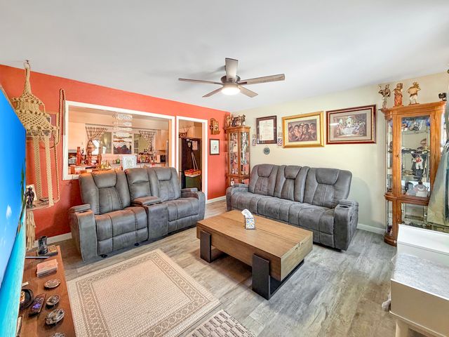 1427 Mark Drive, Freeport, IL 61032