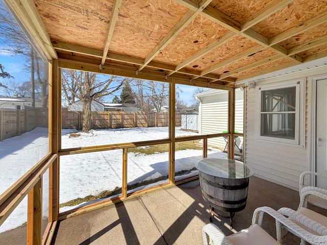 1427 Mark Drive, Freeport, IL 61032