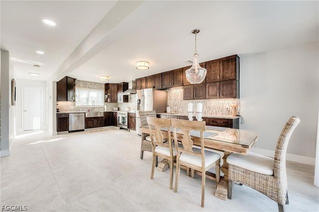 785 Rabbit RD, Sanibel, FL 33957