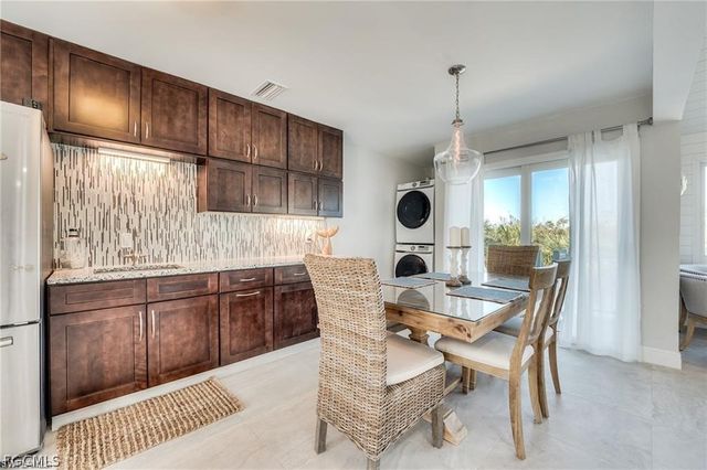 785 Rabbit RD, Sanibel, FL 33957