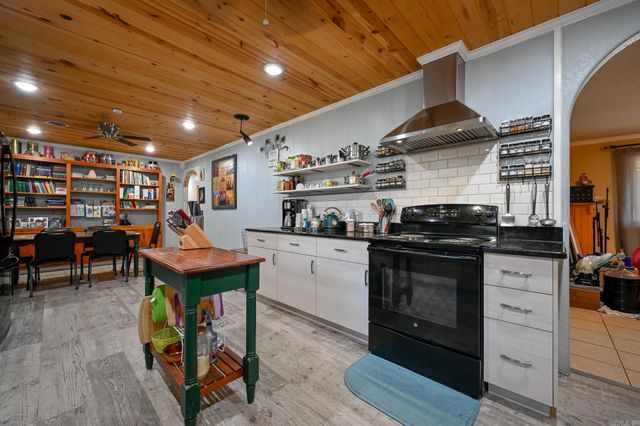 1204 Texas Street, Mena, AR 71953