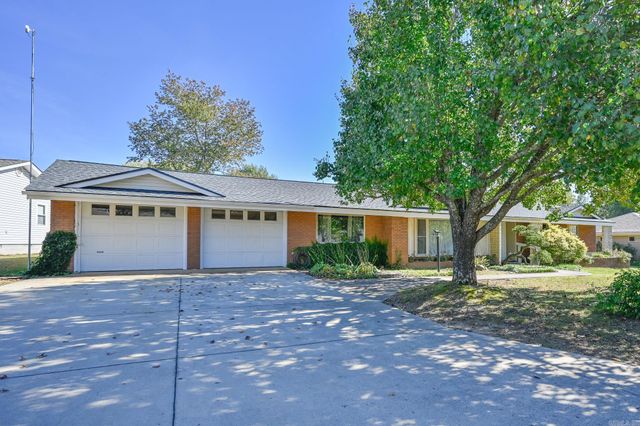 1204 Texas Street, Mena, AR 71953