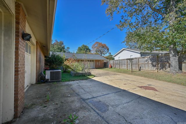 1204 Texas Street, Mena, AR 71953