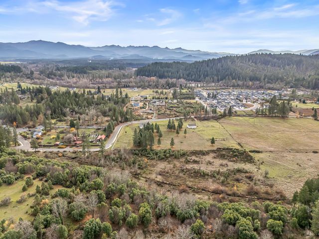 620 W River Street, Cave Junction, OR 97523